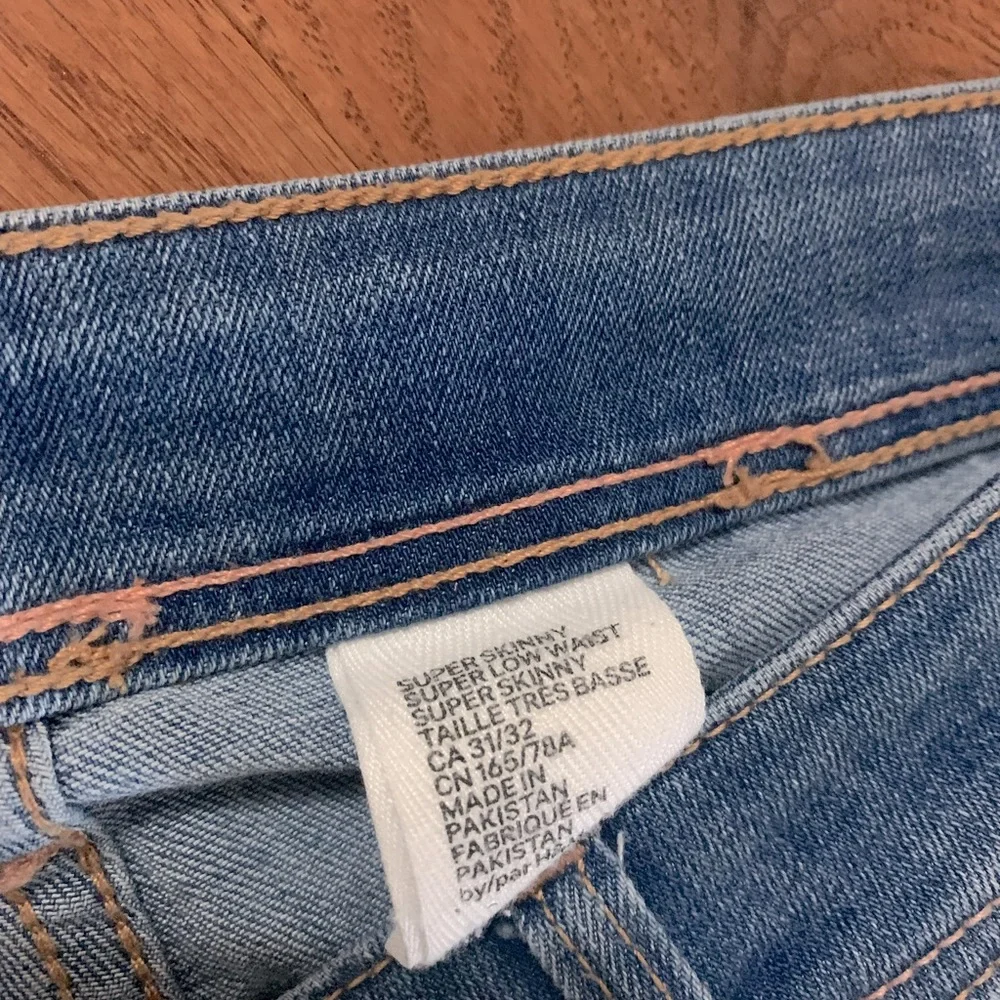 Low Rise Jeans - Picture 5 of 5